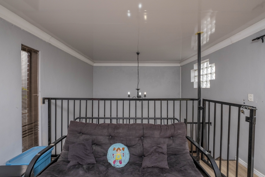 4 Bedroom Property for Sale in Rouxville Western Cape